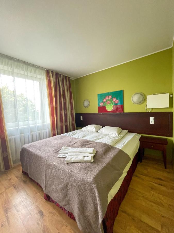 Taurage Hotel Bagian luar foto