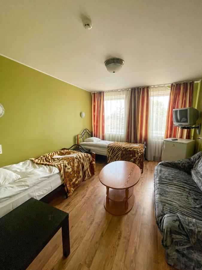 Taurage Hotel Bagian luar foto