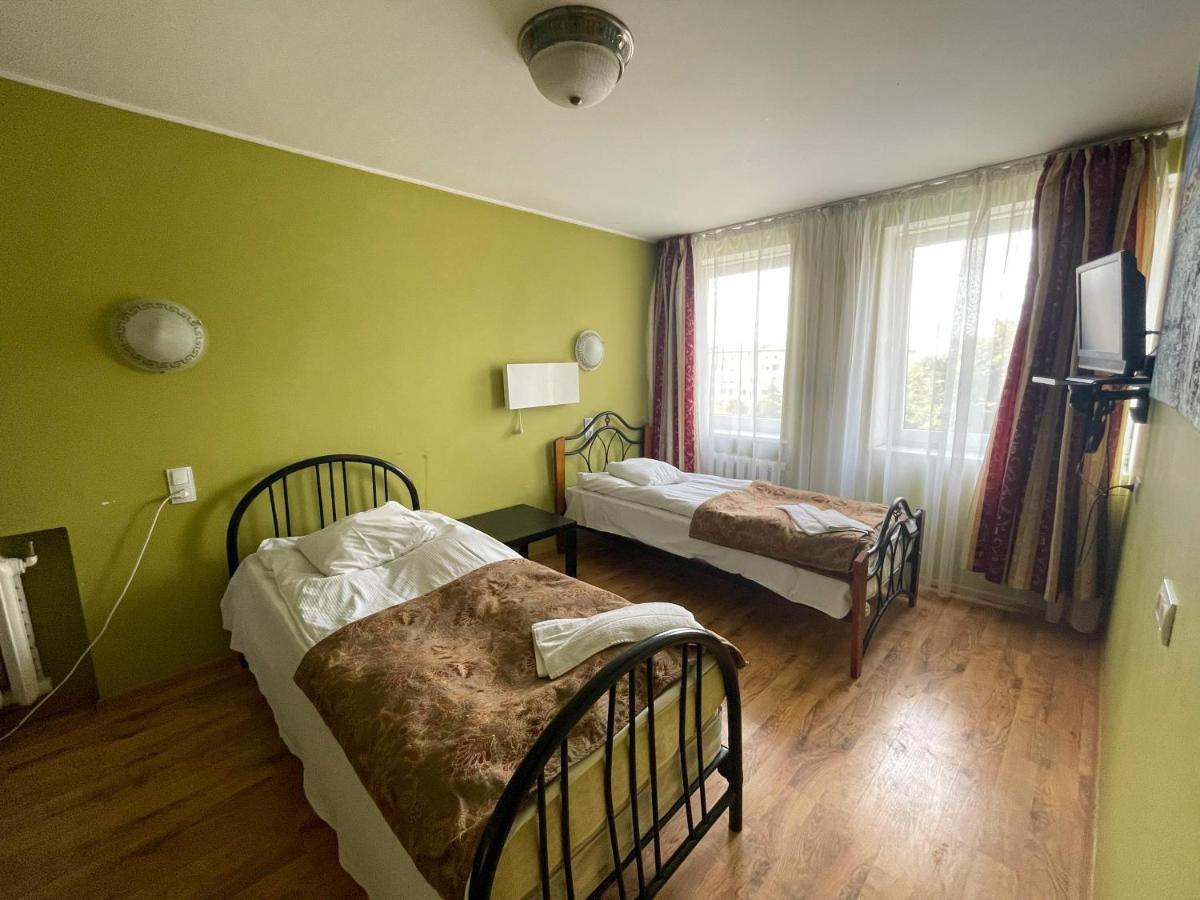 Taurage Hotel Bagian luar foto