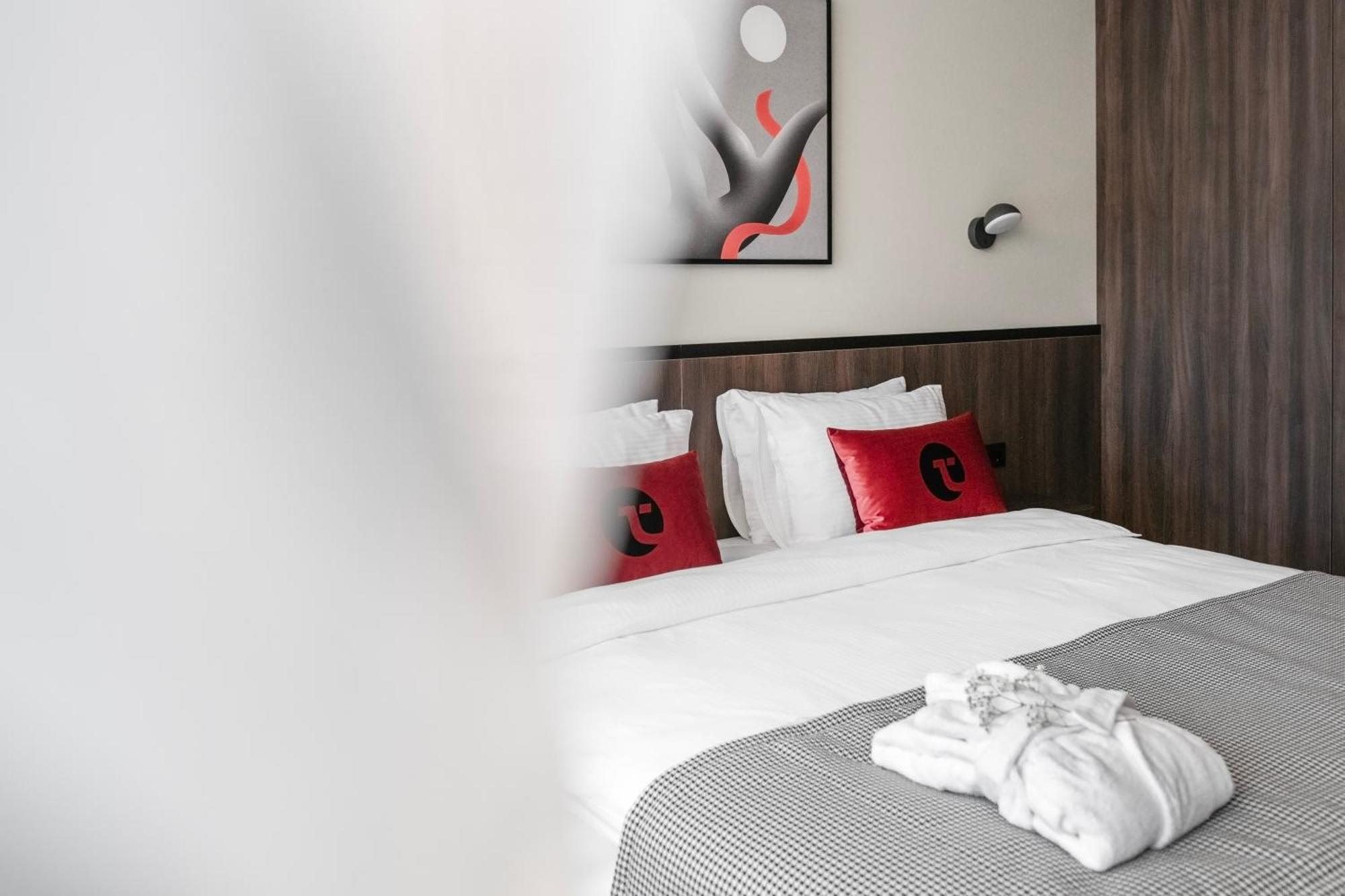 Taurage Hotel Bagian luar foto