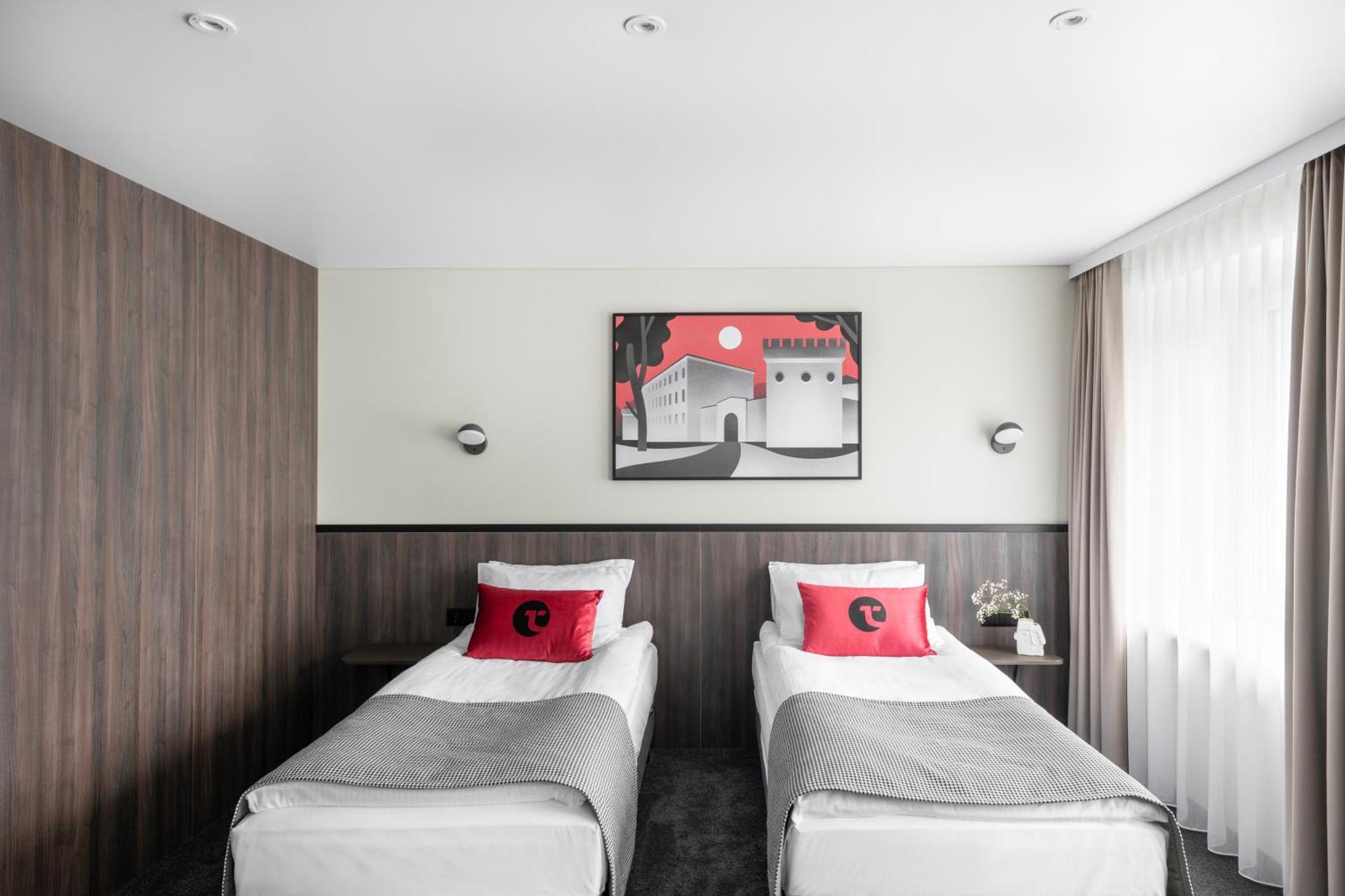Taurage Hotel Bagian luar foto