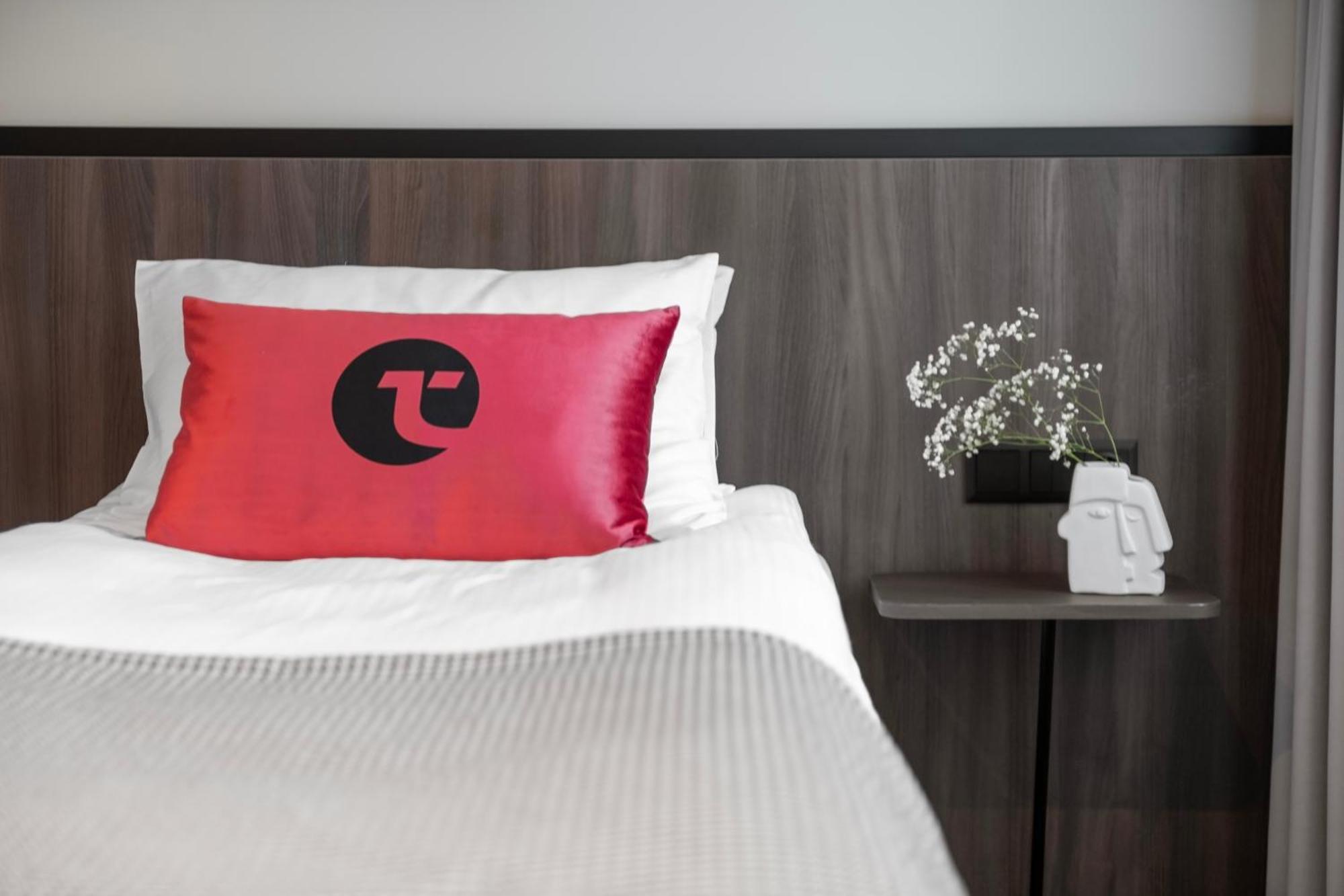 Taurage Hotel Bagian luar foto