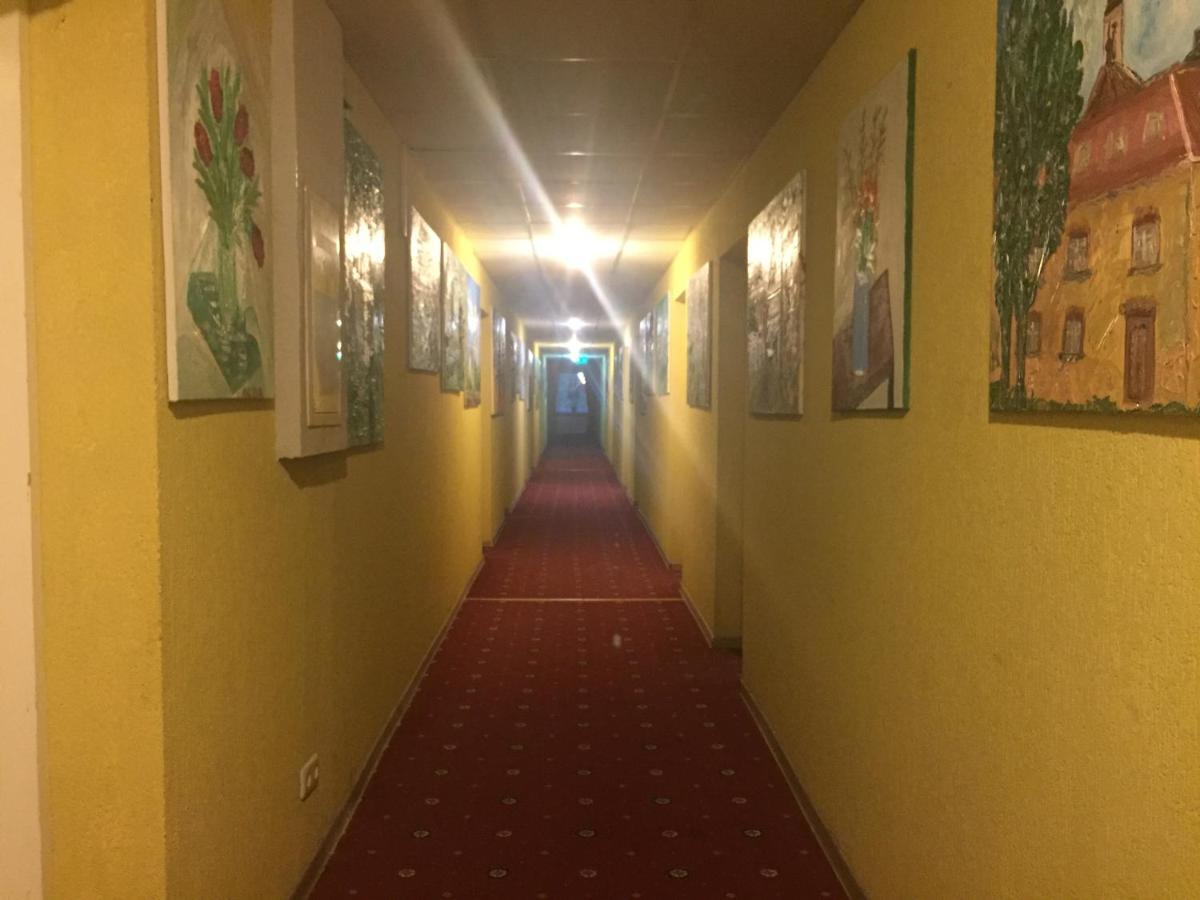 Taurage Hotel Bagian luar foto